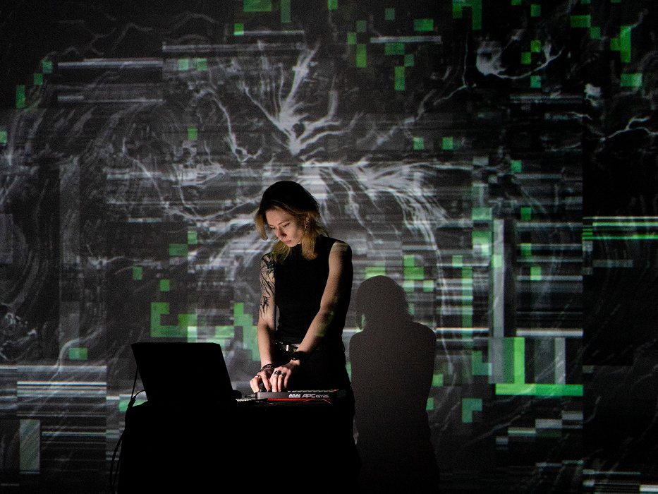 Dying Sun Collapse, Experimental Live Performance