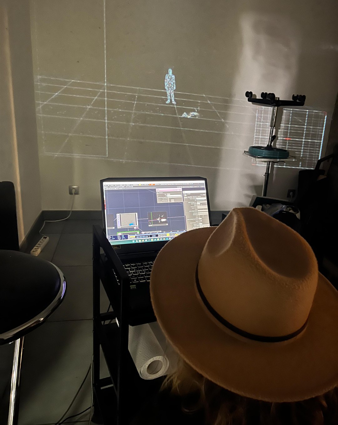 Virtual environment, interactive installation, setup of the projection and the real-time system